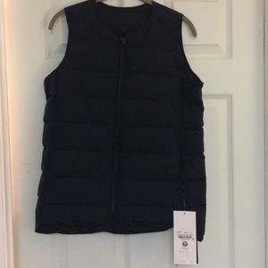 Lululemon Navy Puff Vest size 6 NWT